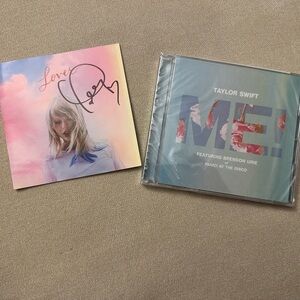 Taylor Swift Signed Photo and ME! CD